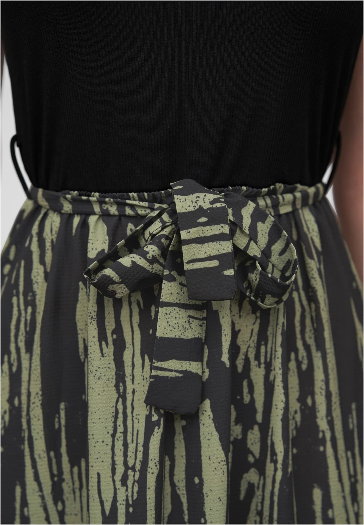 Cloud5ive Damen 2-Tone Kleid mit Bindegürtel und Abstrakt Print – Bild 3
