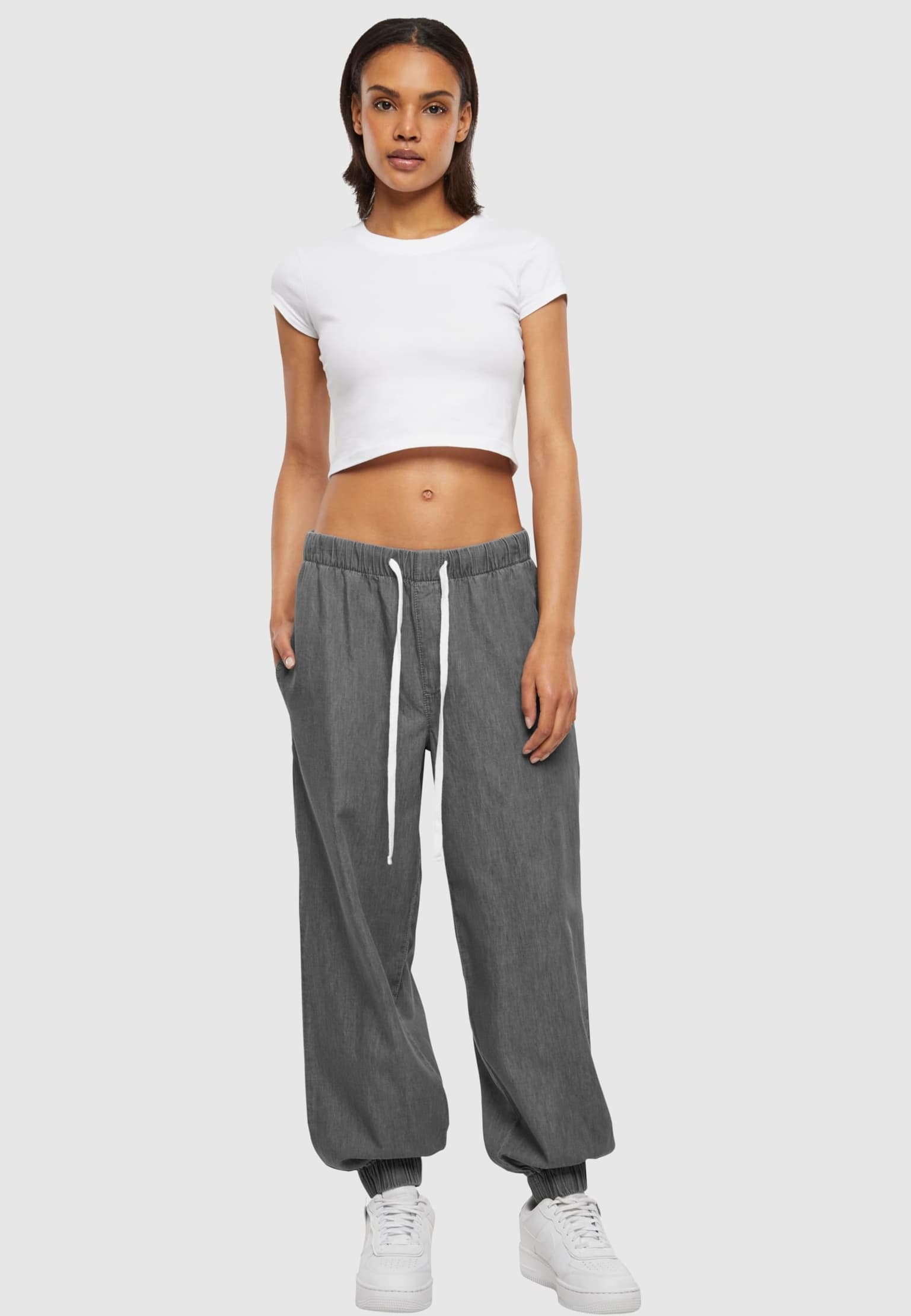Urban Classics Ladies Light Denim Jogpants – Bild 3