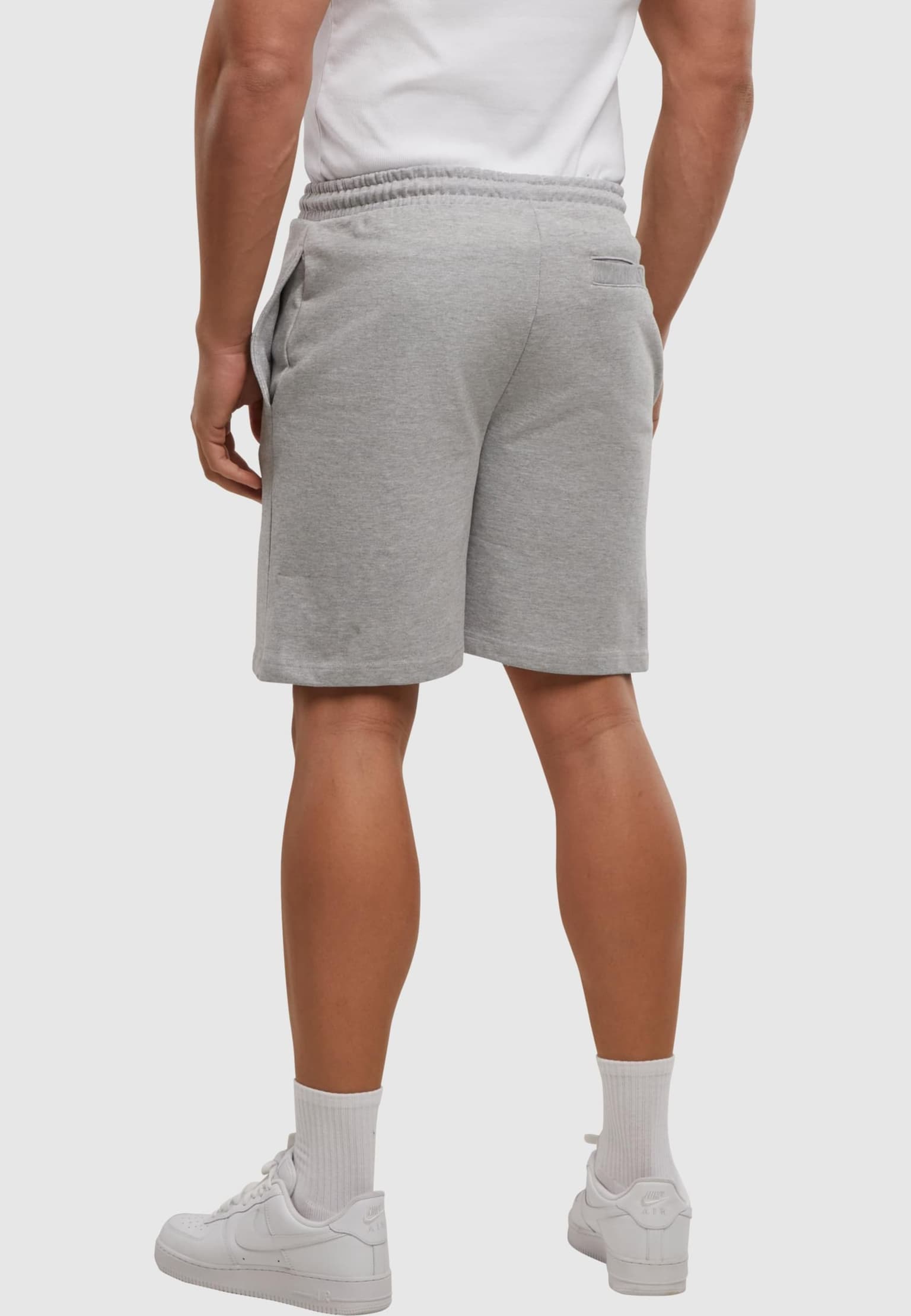 Mister Tee Upscale Core EMB Heavy Sweatshorts – Bild 2