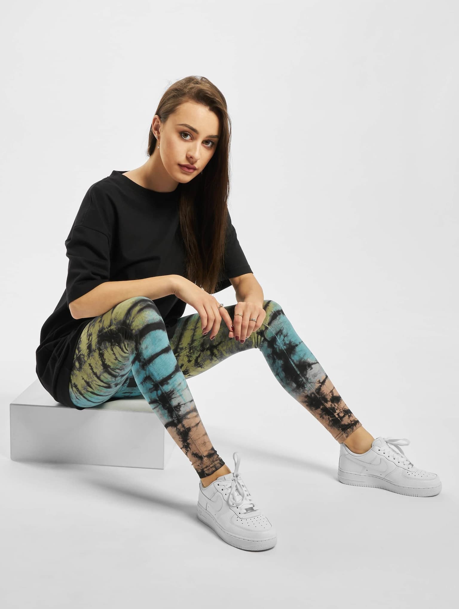 Urban Classics Ladies Oversized Boyfriend Tee – Bild 4