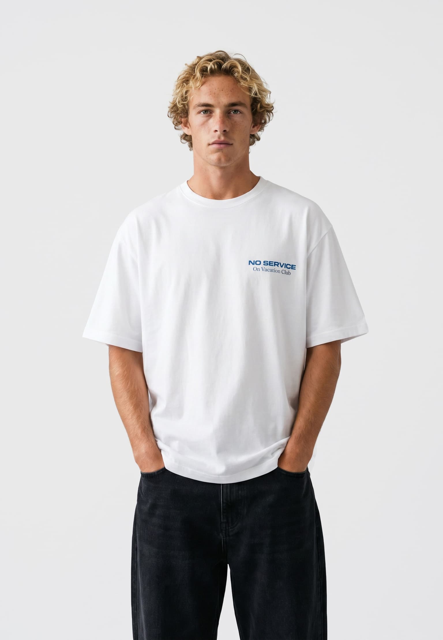 On Vacation No Service T-Shirt – Bild 2