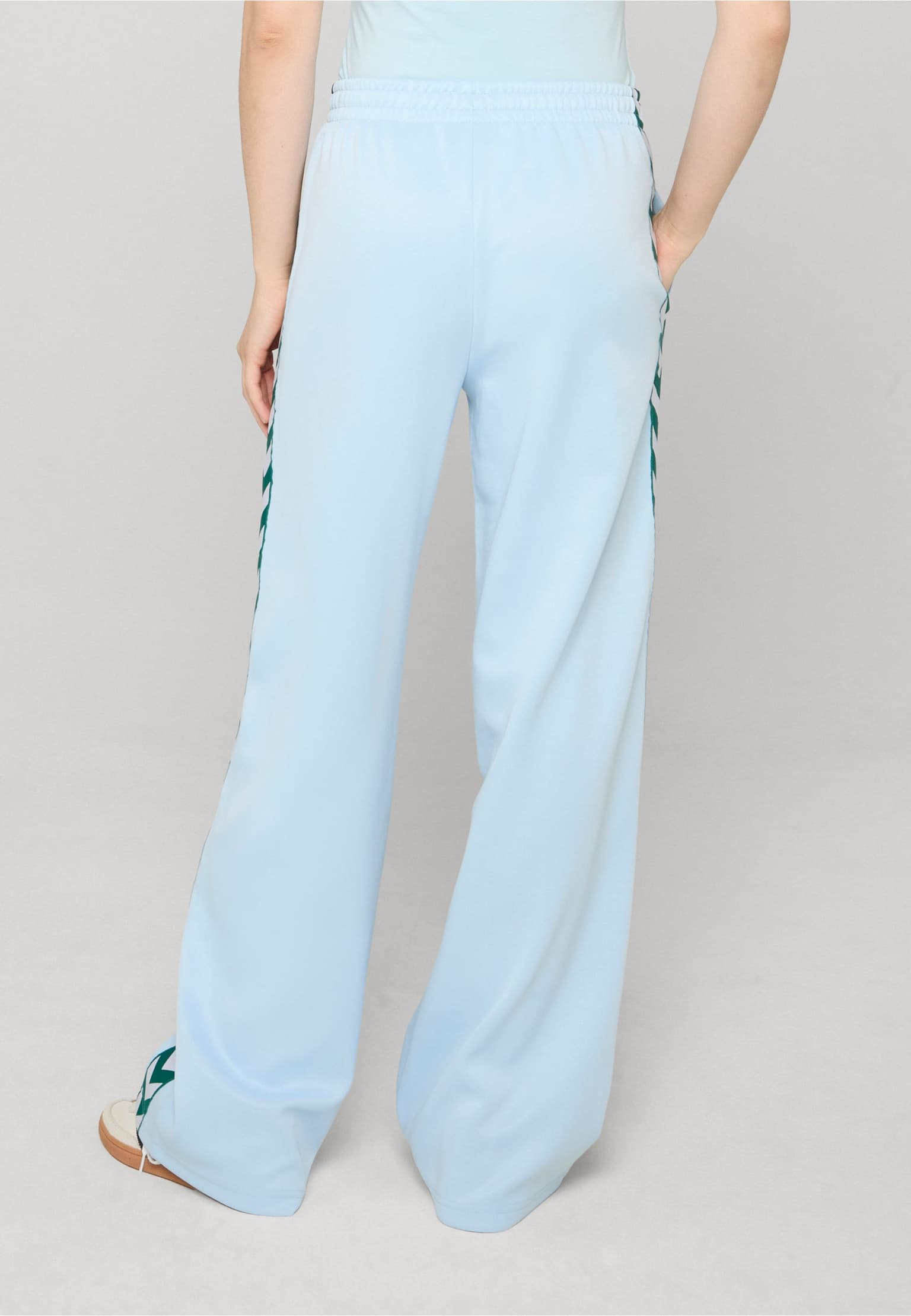 Hummel Baggy Logotape Trackpants – Bild 2