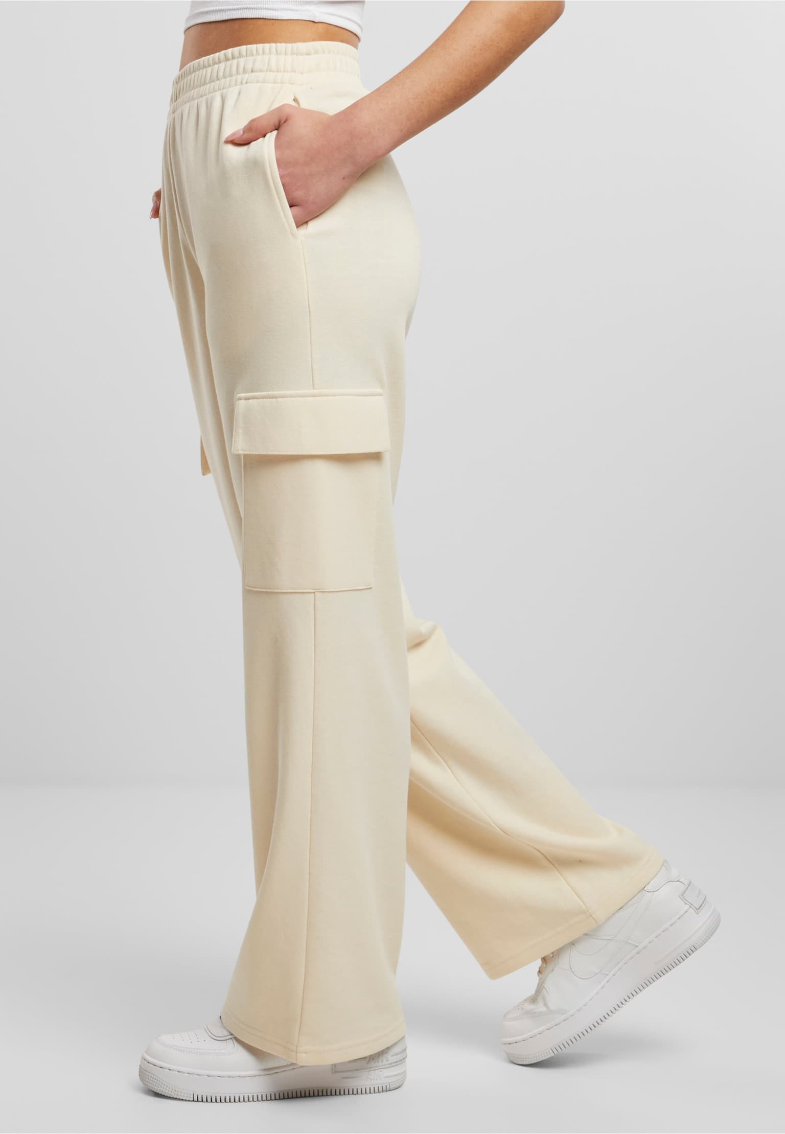 Urban Classics Ladies Baggy Light Terry Sweat Pants – Bild 3