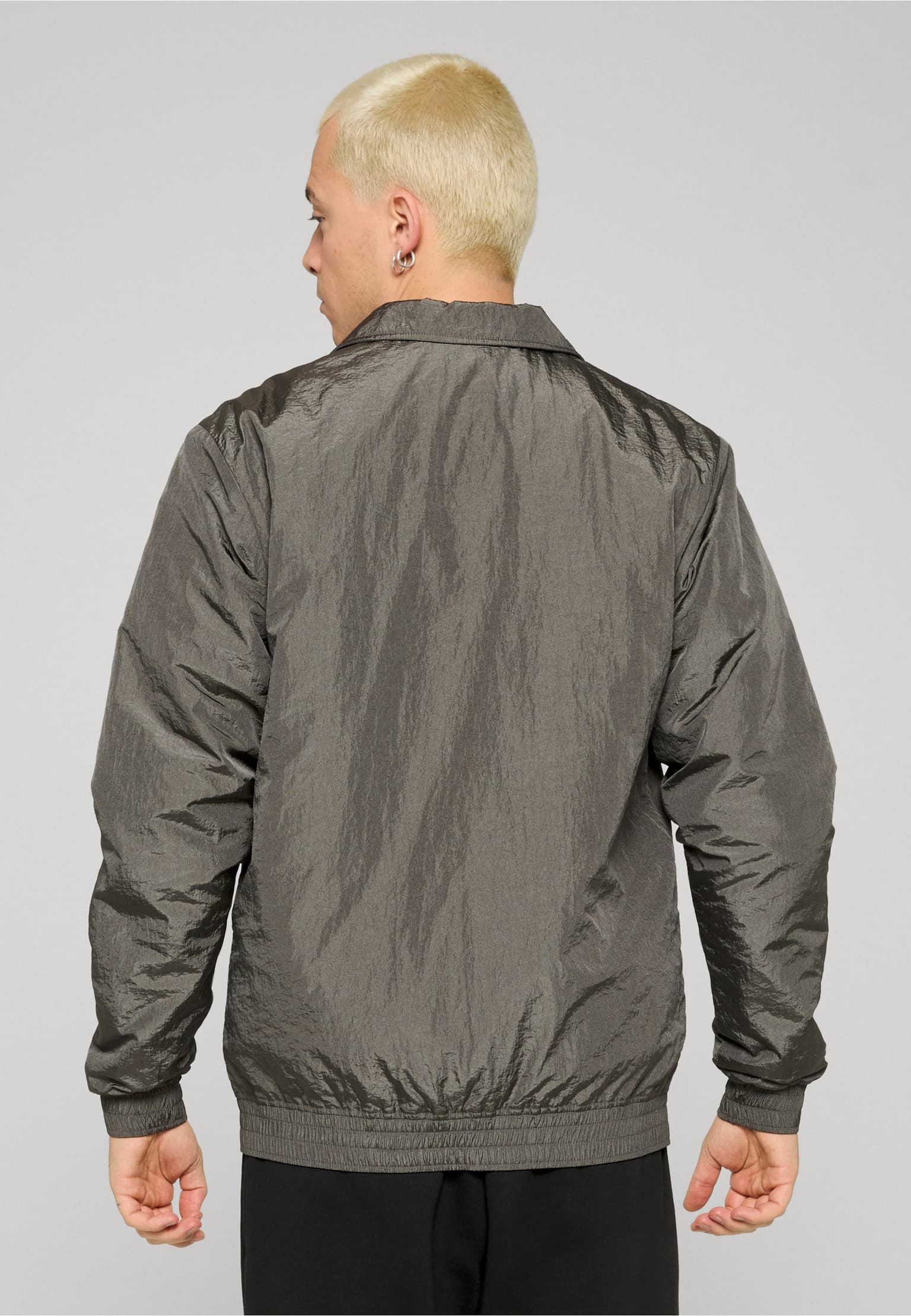 UNFAIR ATHLETICS Crushed Nylon Overshirt – Bild 2