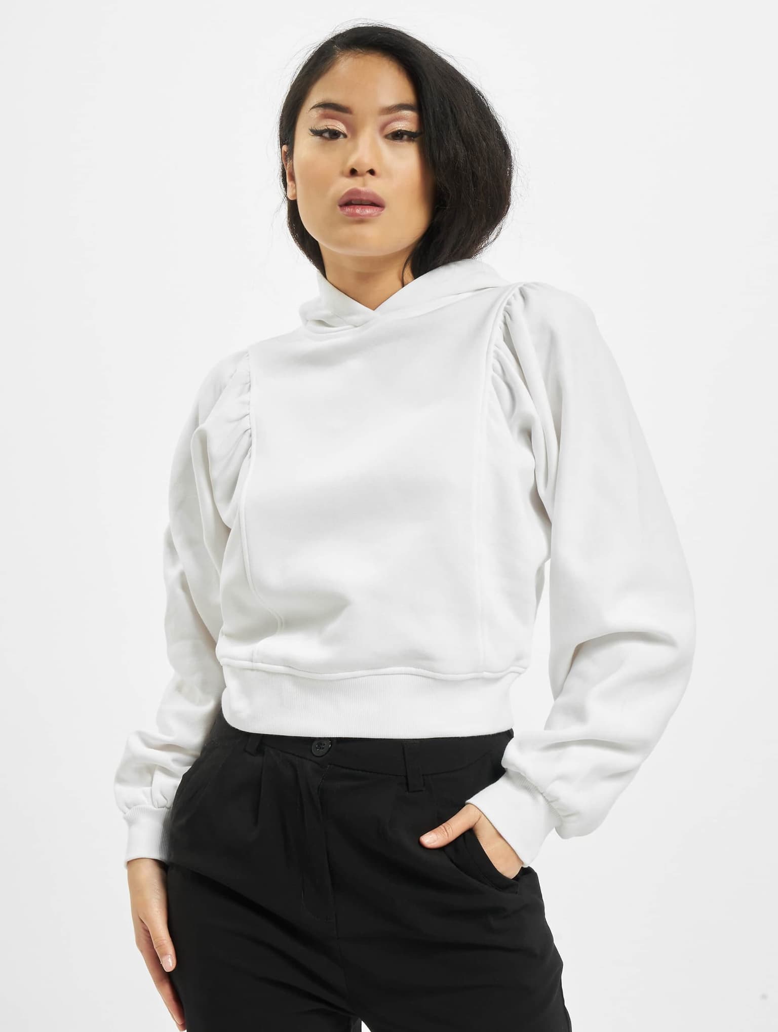 Urban Classics Ladies Essentials Gathering Batwing Hoody – Bild 3