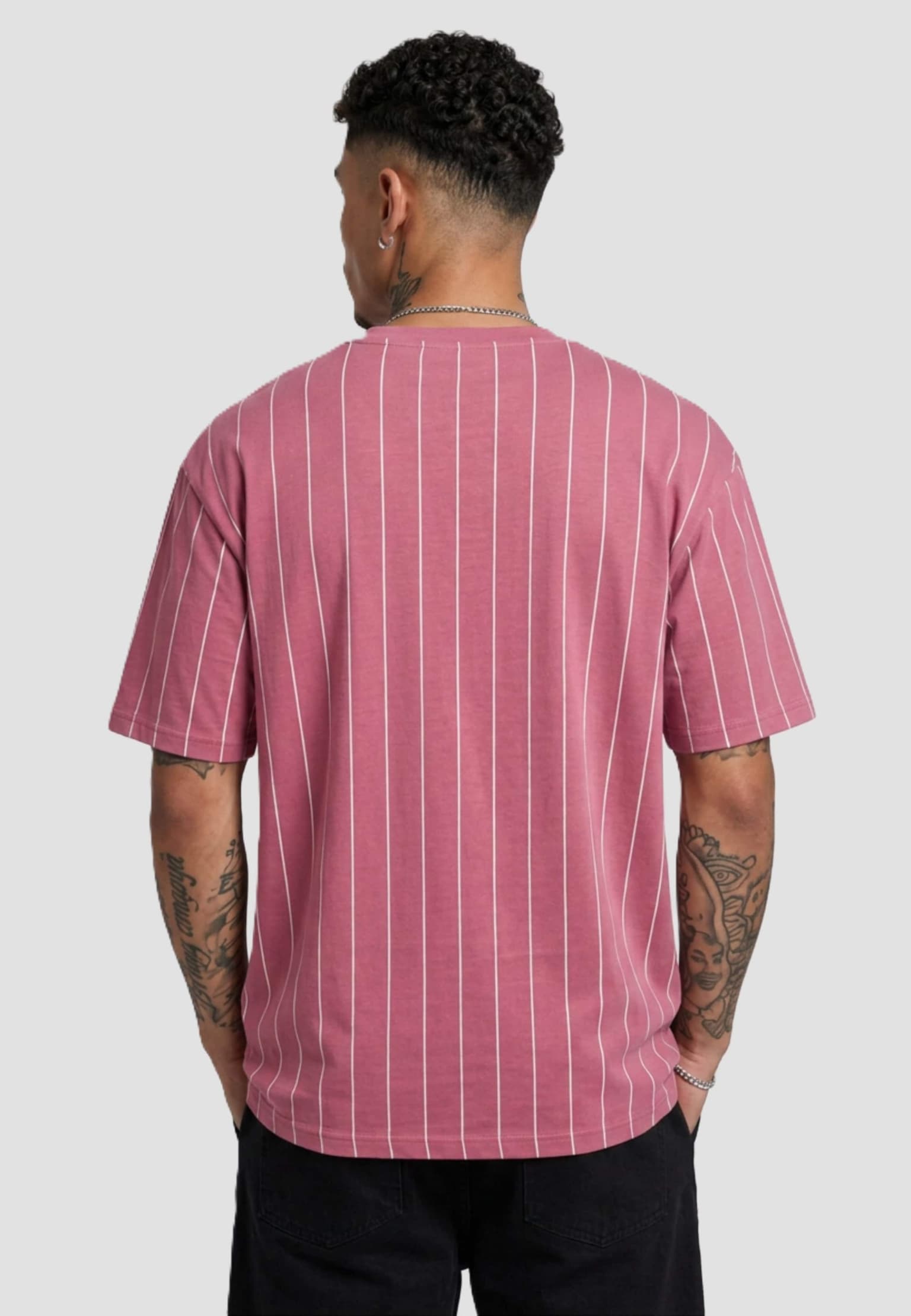 Karl Kani Small Signature Essential Pinstripe Tee – Bild 2