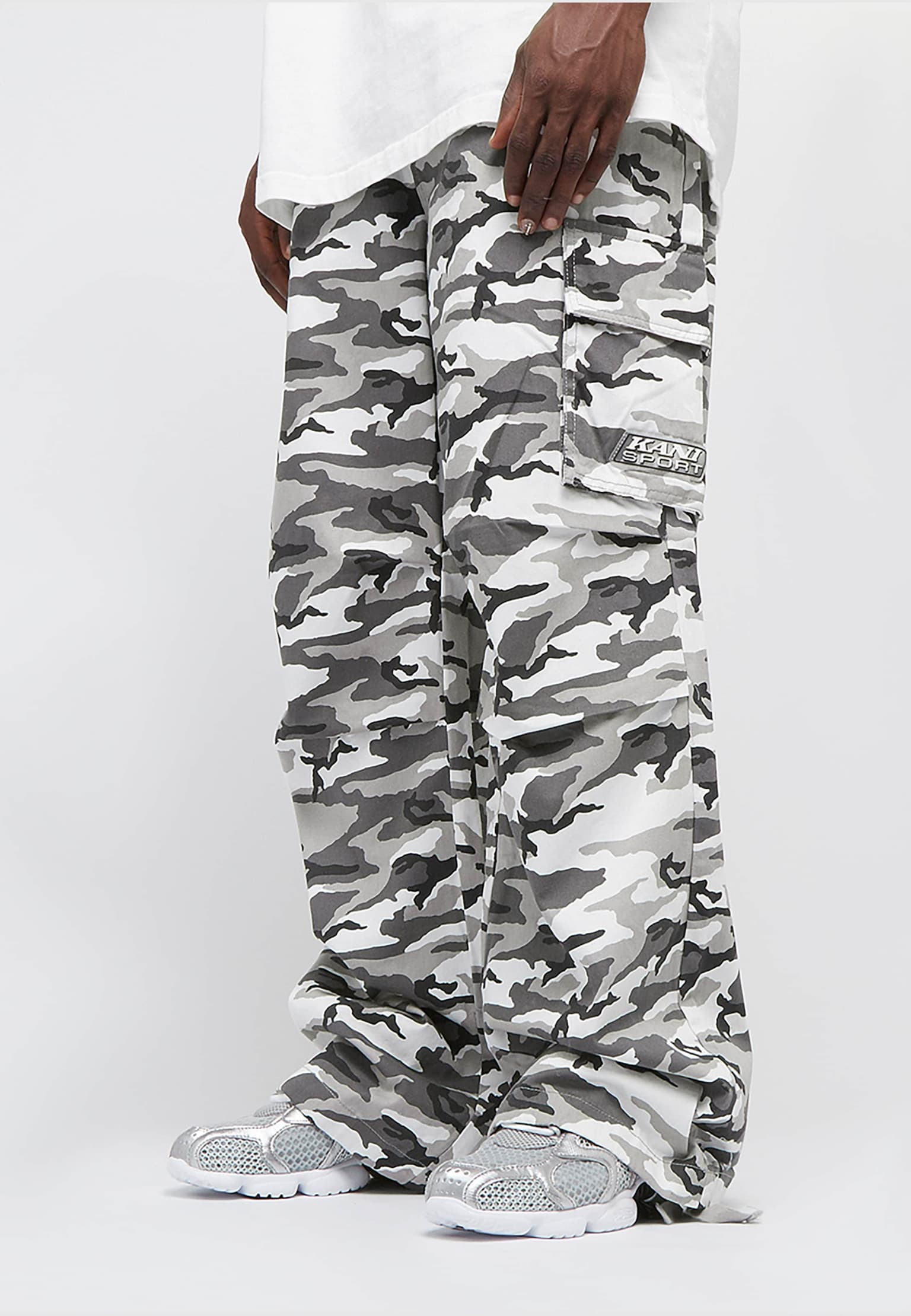 Karl Kani Sport Patch Camo Cargo Pants – Bild 3