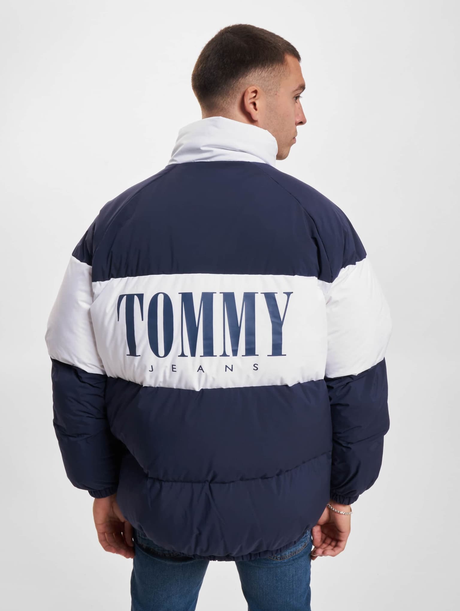 Tommy Jeans Authentic Serif Puffer – Bild 2