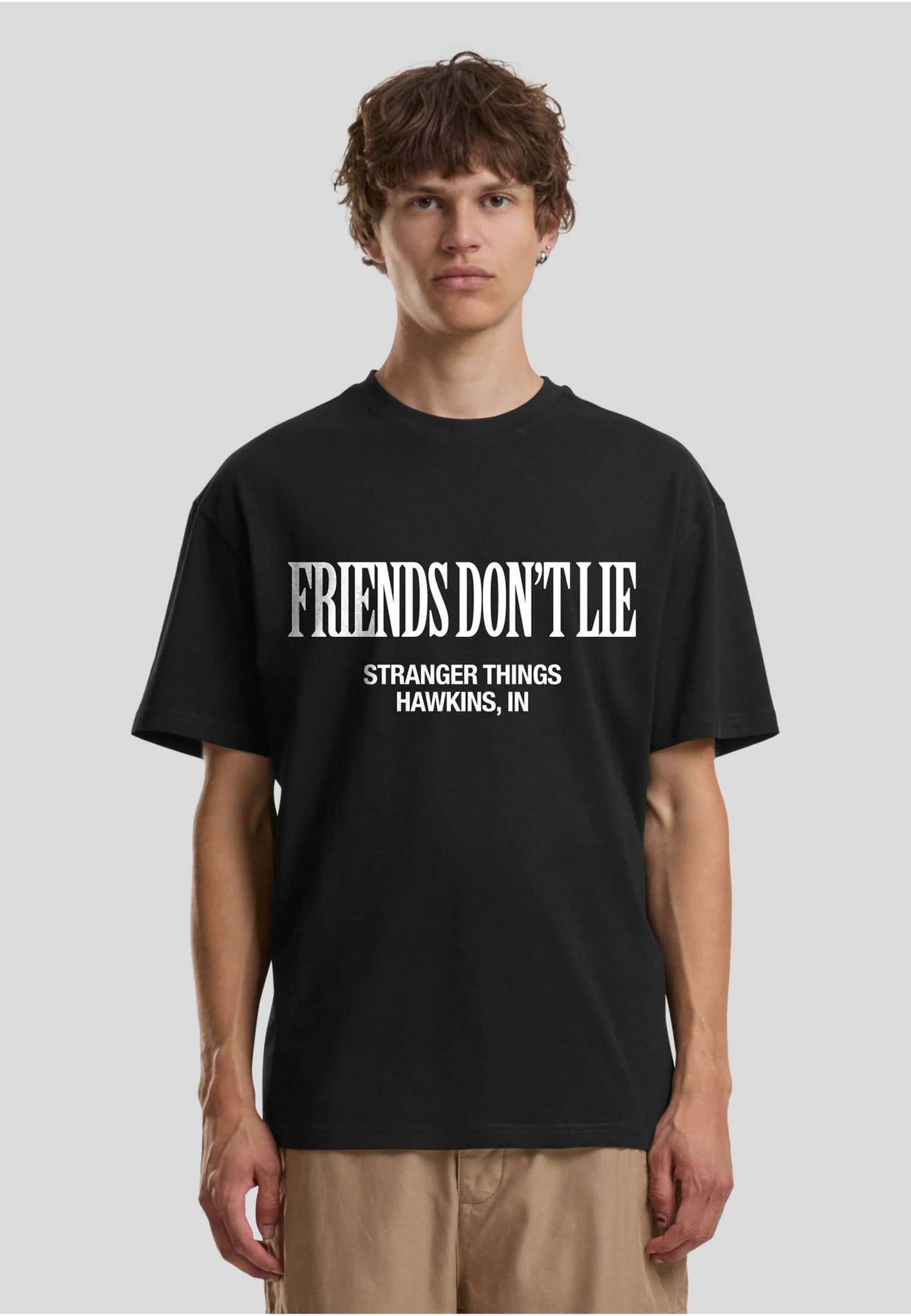 Merchcode Stranger Things Friends don’t Lie Loose Tee