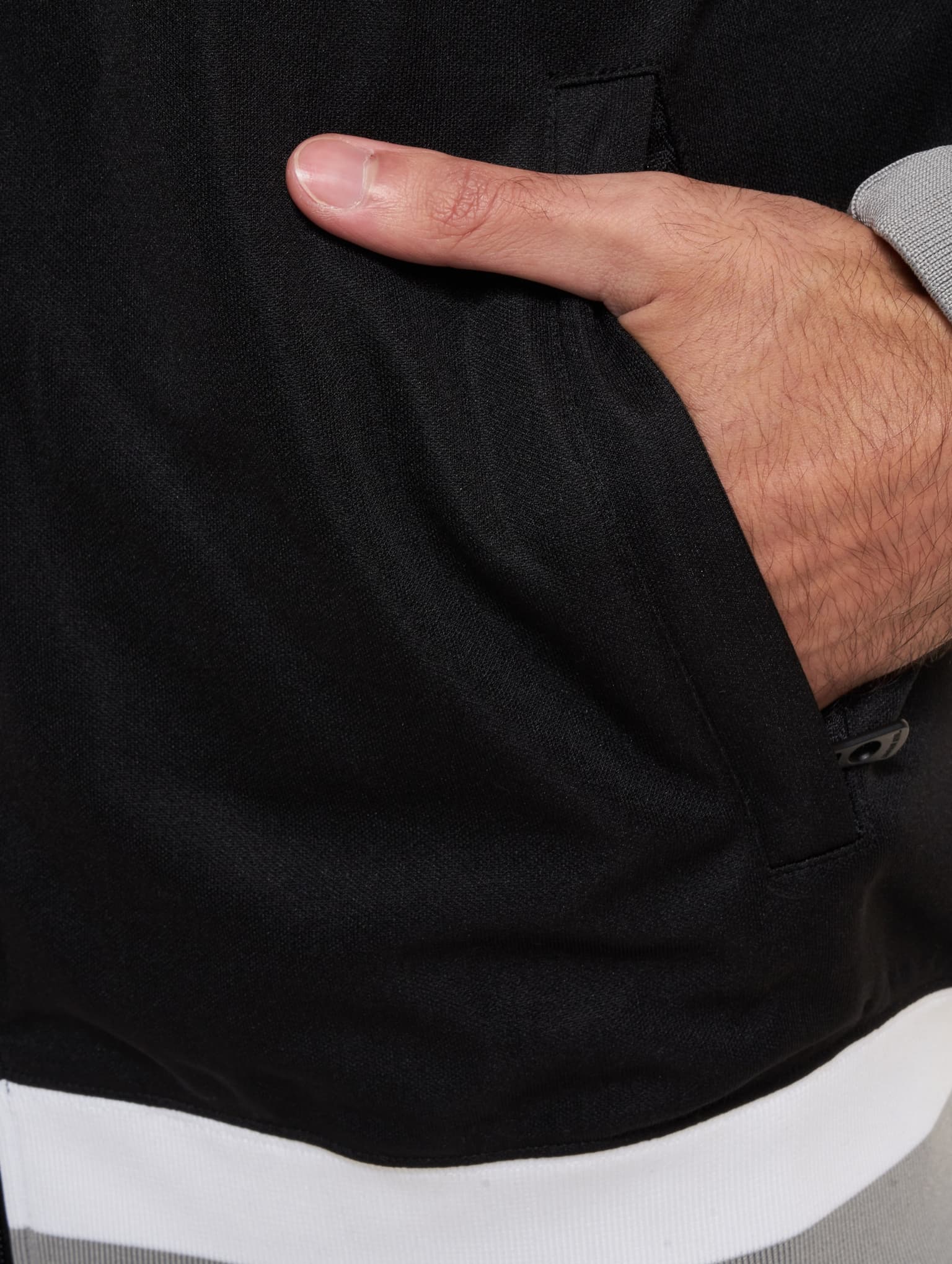UNFAIR ATHLETICS Fracture Tracktop – Bild 4
