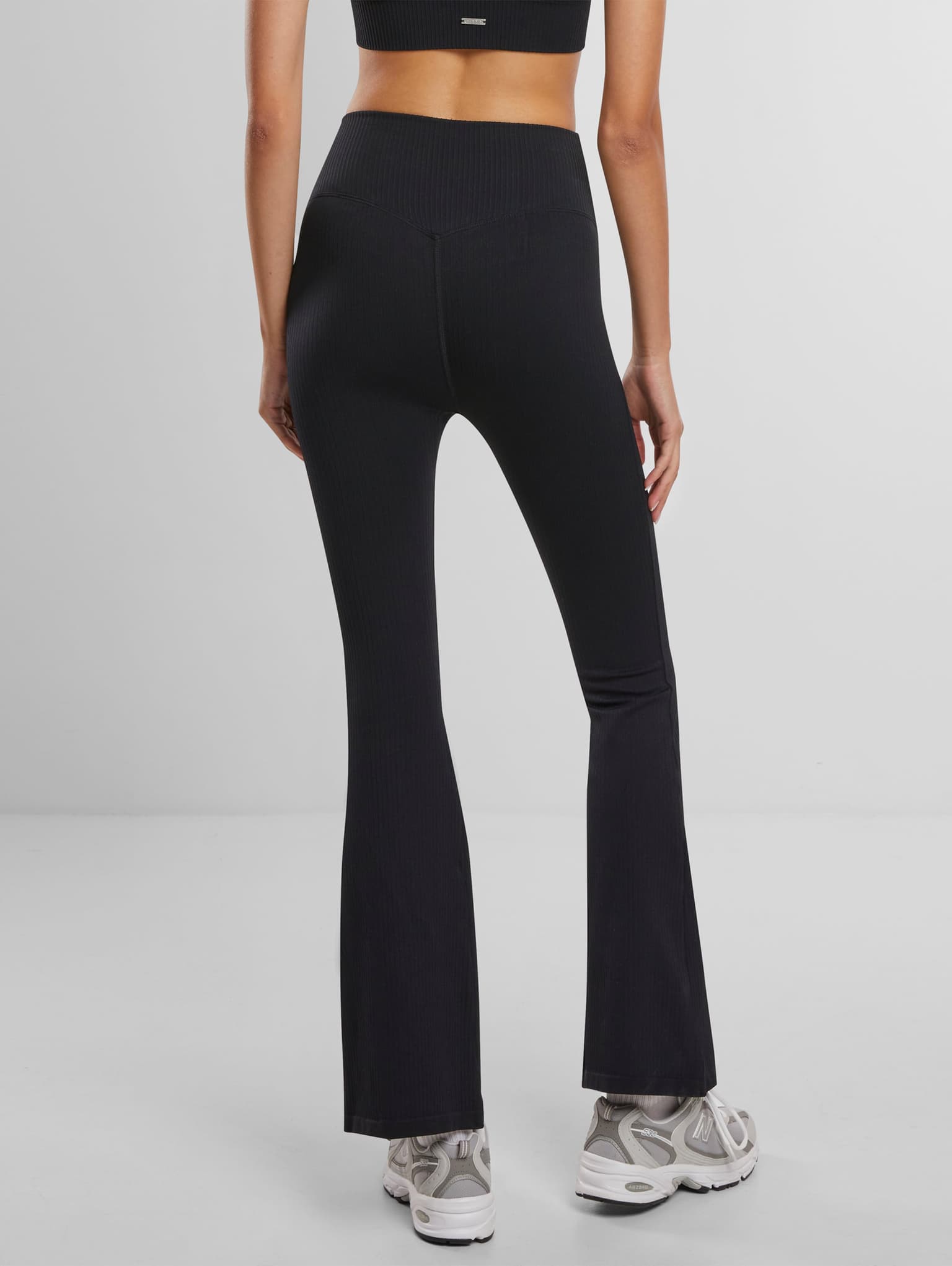 AMN-243-TIG -23080081-010 AIMN Ribbed Seamless Flare Tights – Bild 2