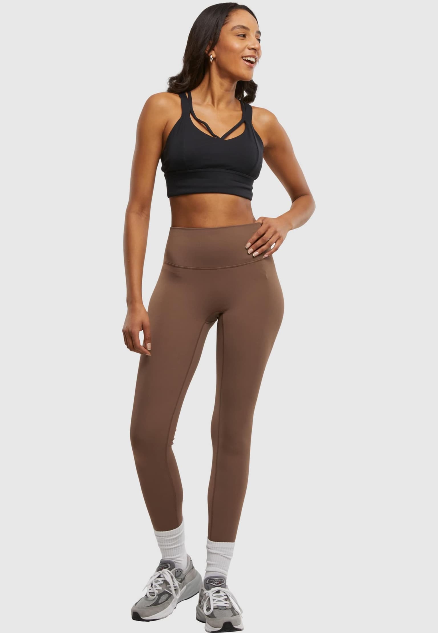 Urban Classics Ladies Sports Bra crossed – Bild 4