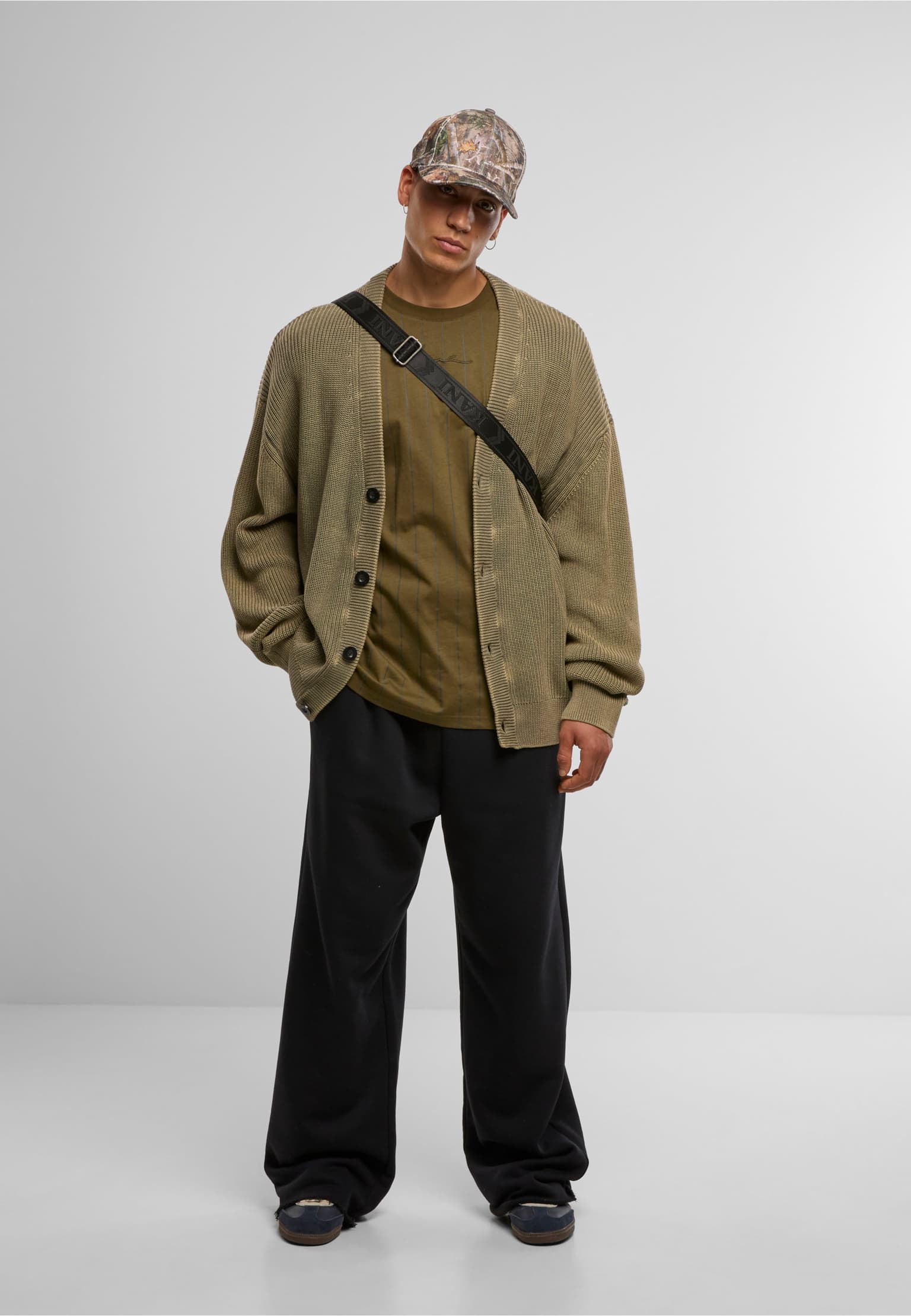 Karl Kani Small Signature Essential Pinstripe Tee – Bild 3