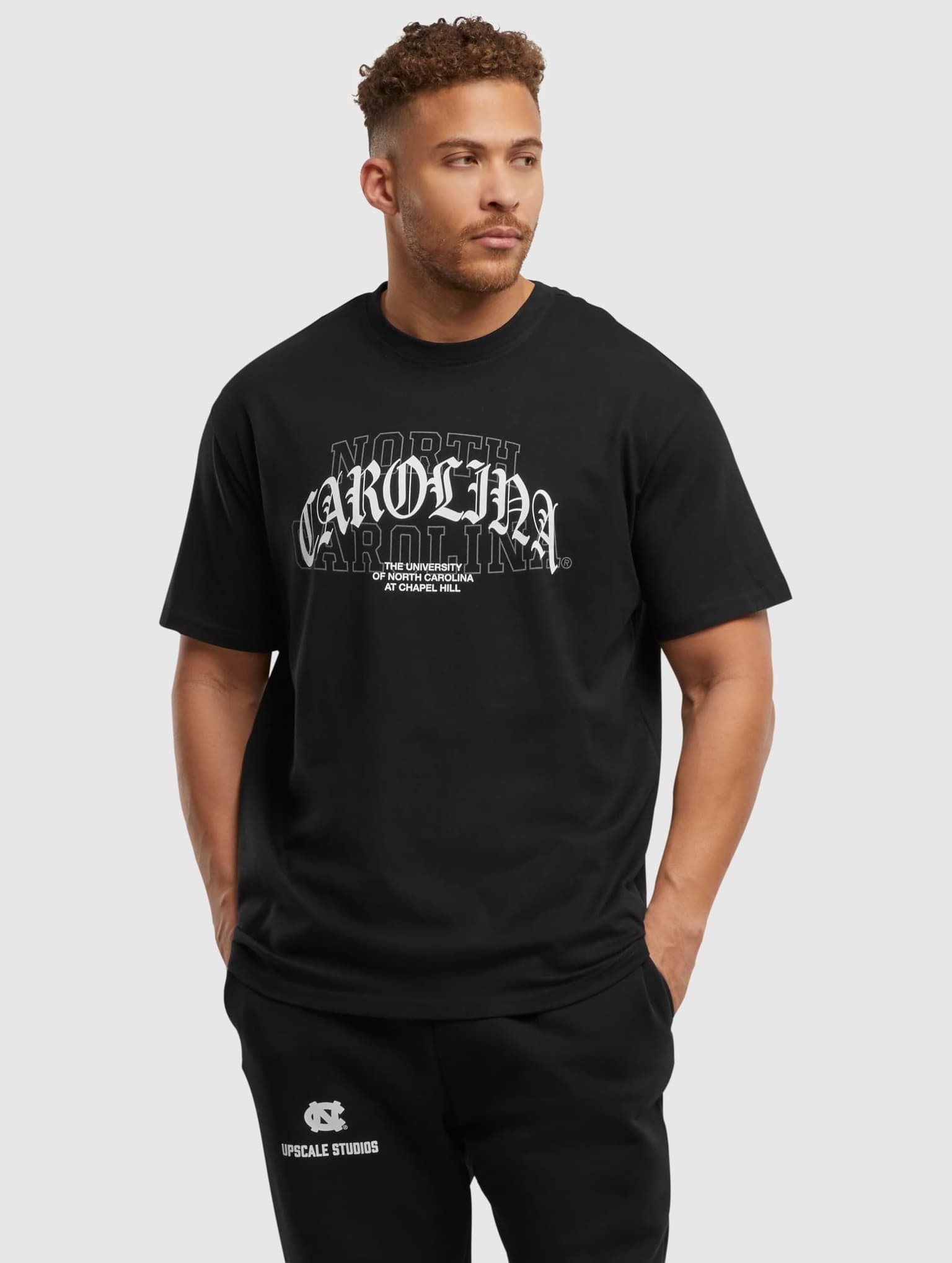 Mister Tee Upscale North Carolina Laces Logo Oversize