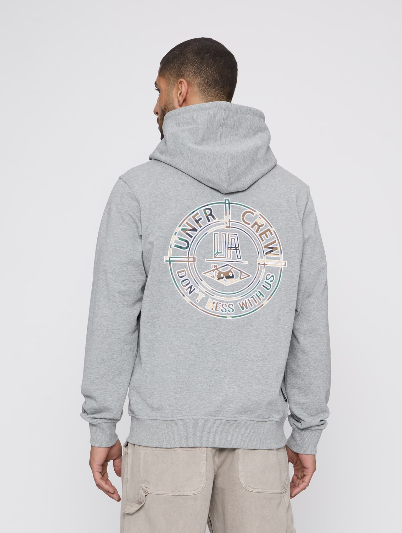 UNFAIR ATHLETICS DMWU Camo BP Hoodie – Bild 2