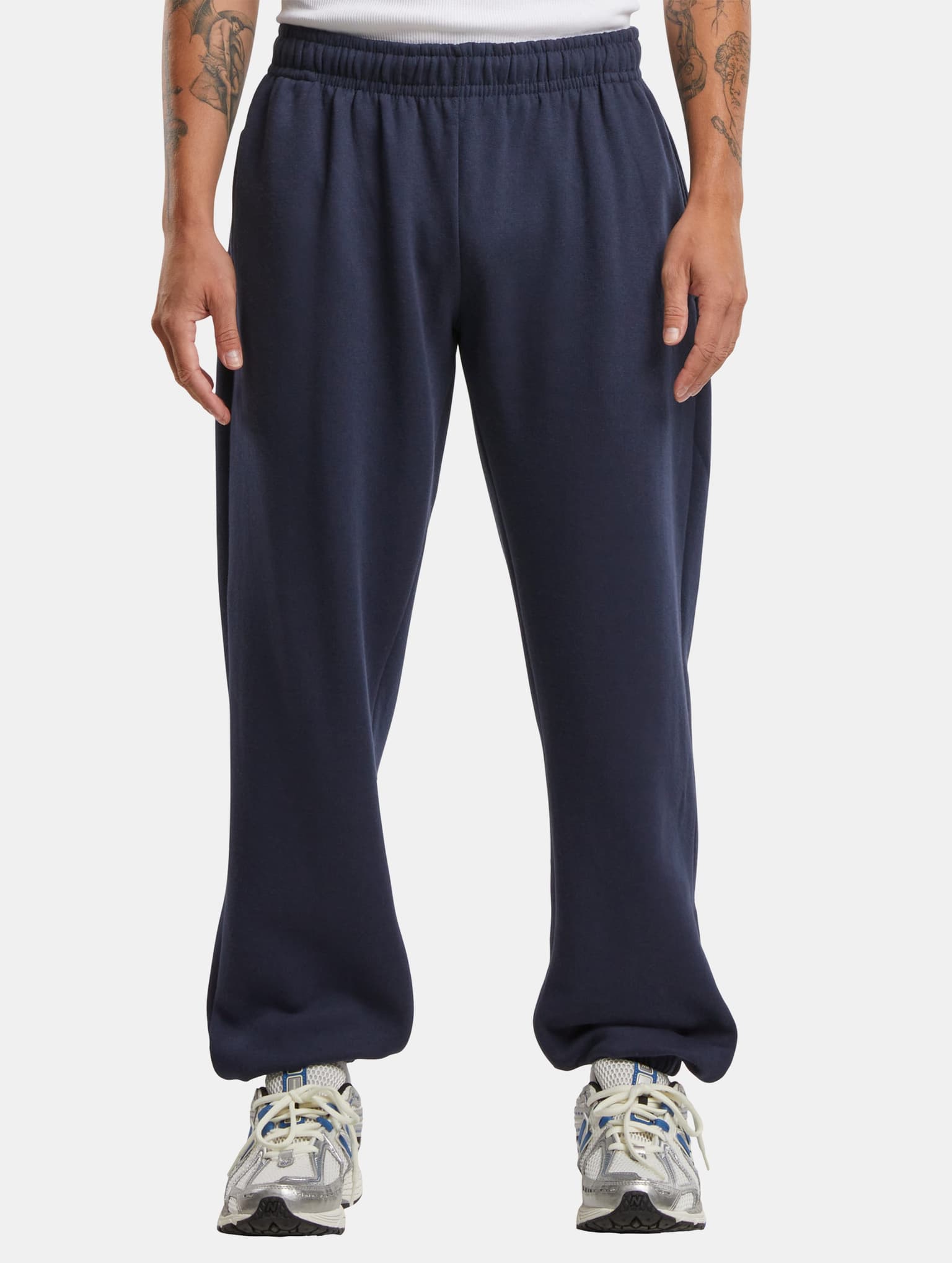 Urban Classics Basic Essential Jogginghose – Bild 3