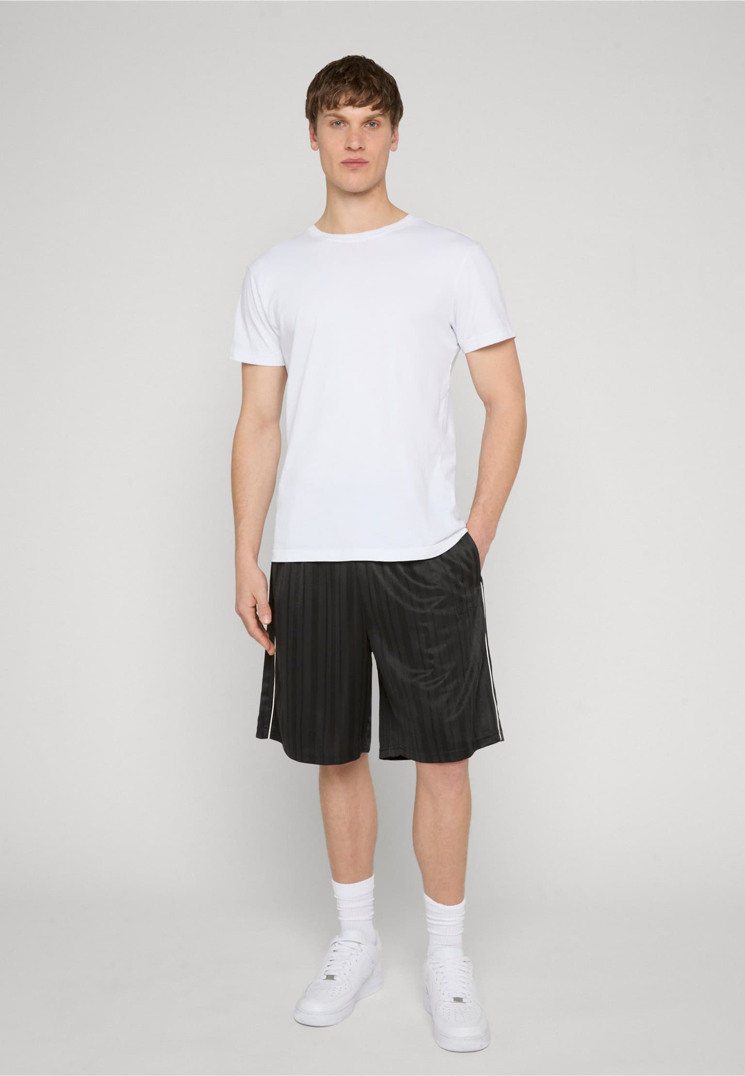 Karl Kani Signature Shadow Stripe Trackshorts – Bild 3