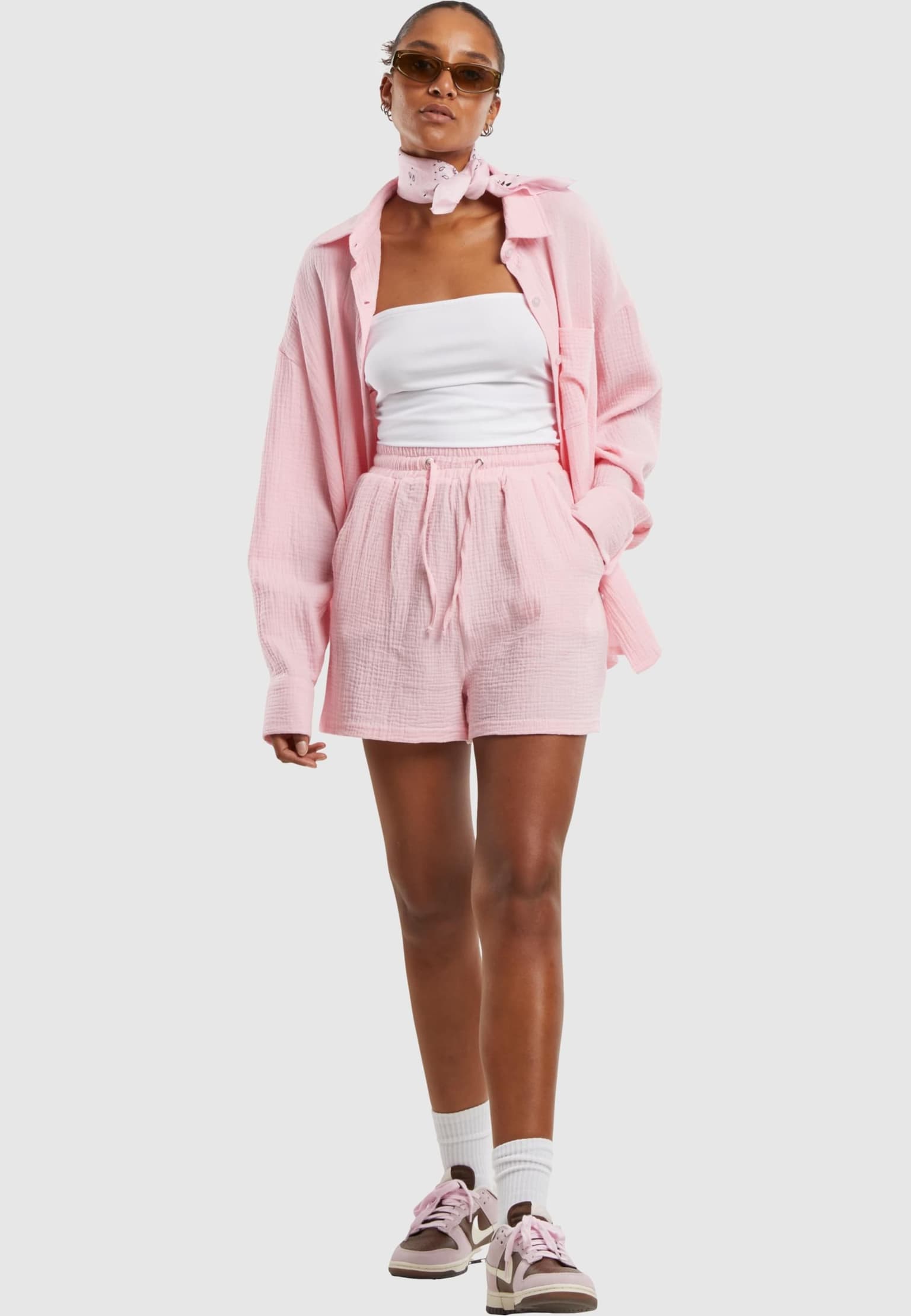 Urban Classics Ladies Oversized Musselin Blouse – Bild 4