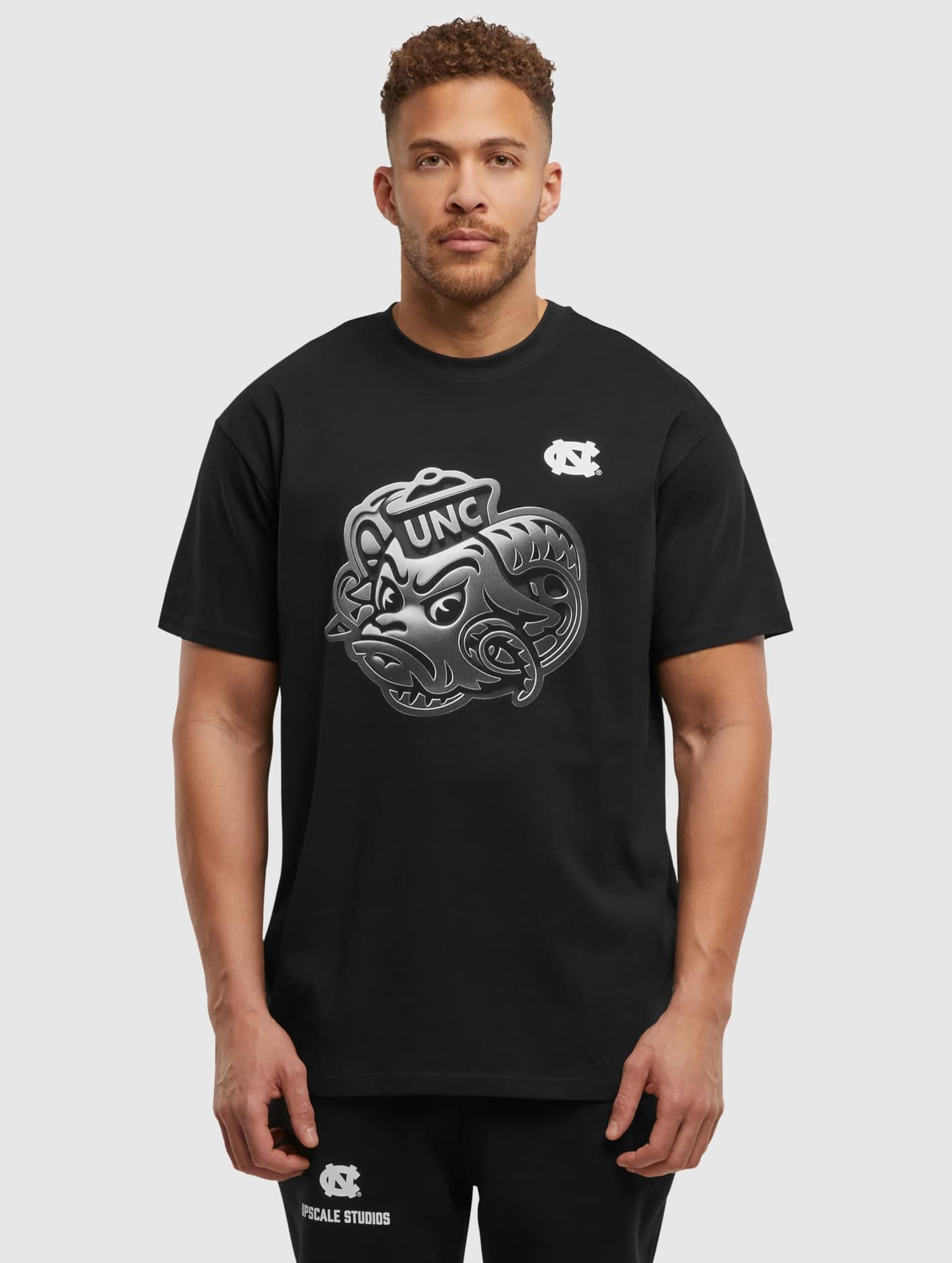 Mister Tee Upscale North Carolina Chrome Logo Oversize – Bild 3