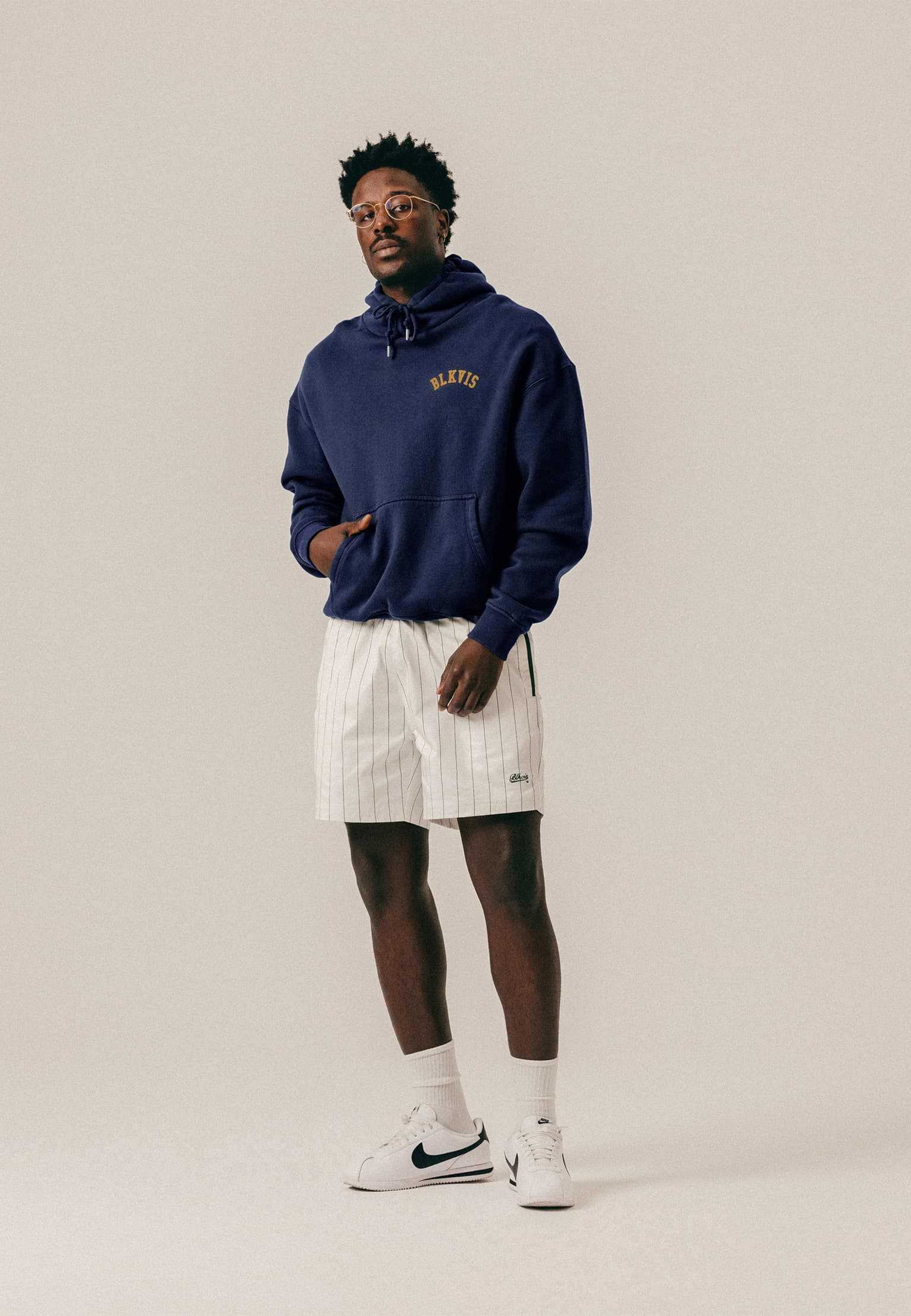 BLKVIS Logo Hoody – Bild 3