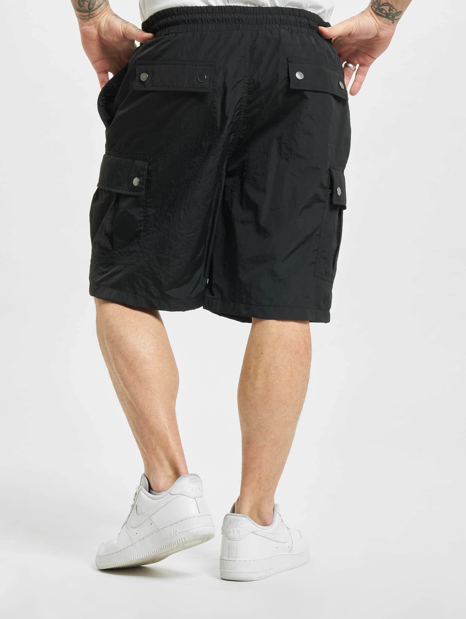 Urban Classics Nylon Cargo Short – Bild 2