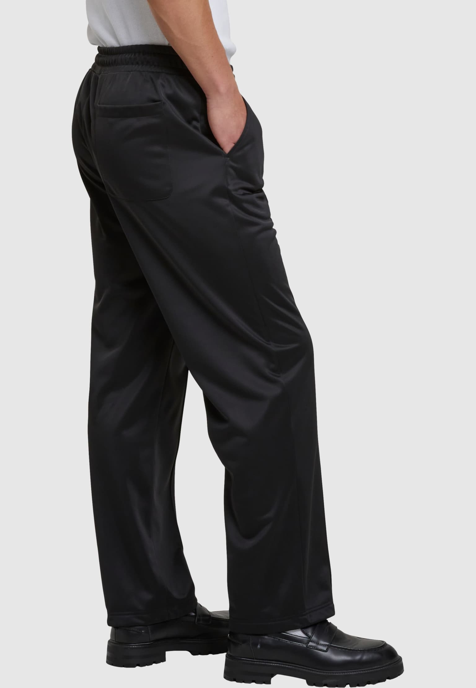 Urban Classics Pintuck Tricot Track Pants – Bild 4