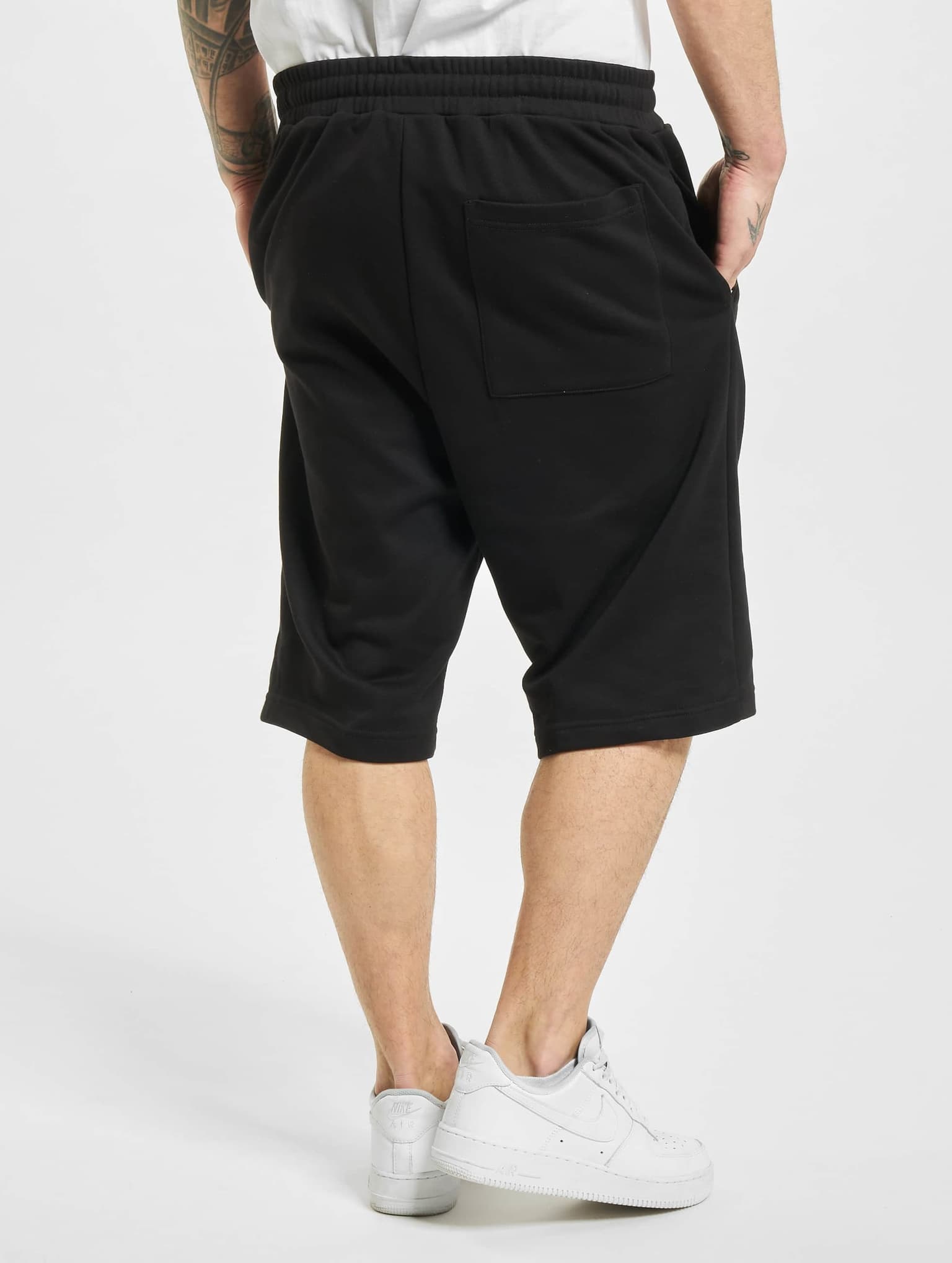 Urban Classics Low Crotch Sweatshorts – Bild 2