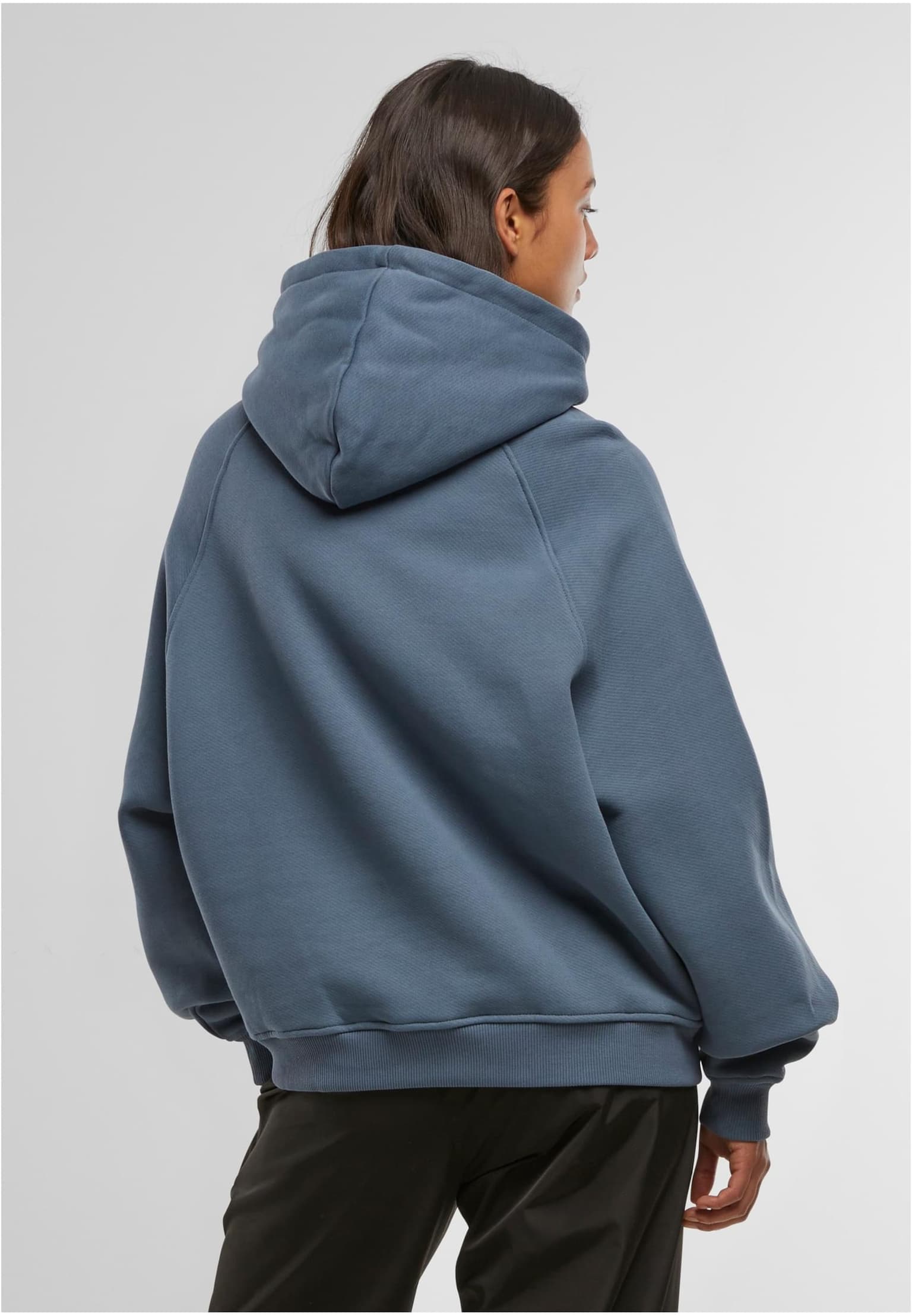 PEQUS Chest Logo Hoodie – Bild 2