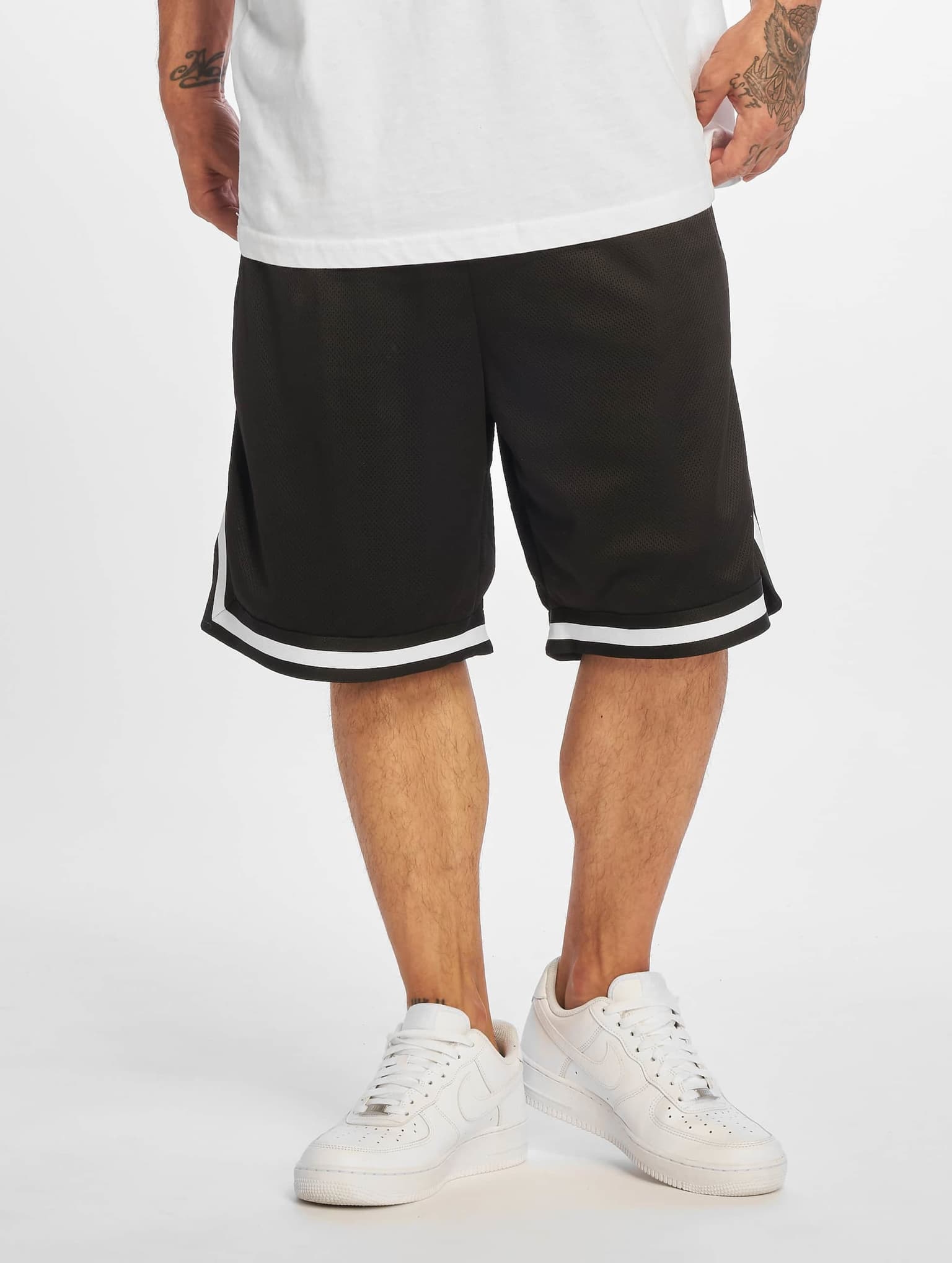 Urban Classics Premium Stripes Mesh Short – Bild 3