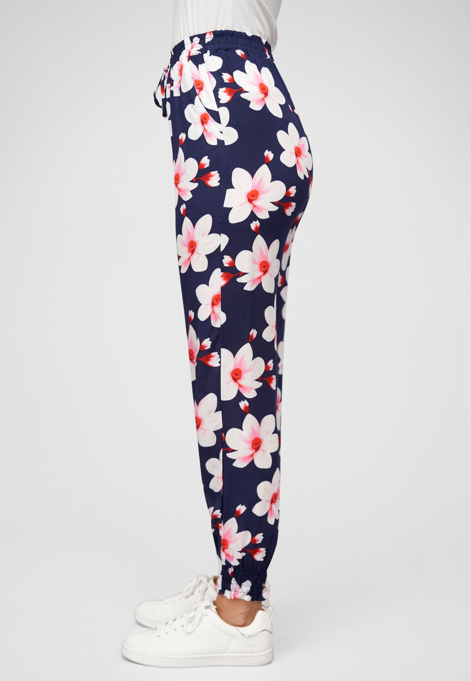 Cloud5ive Viskose Hose mit Bündchen 2-Pockets & Big Flowers – Bild 3