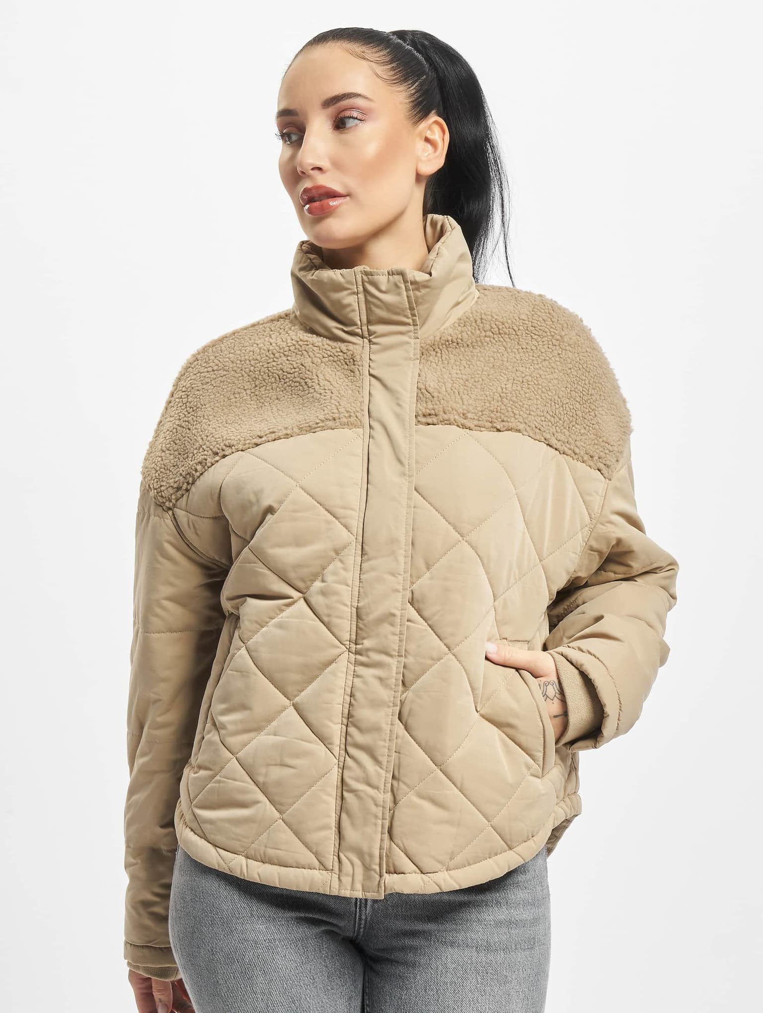 Urban Classics Ladies Oversized Diamond Quilt Puffer Jacket – Bild 3