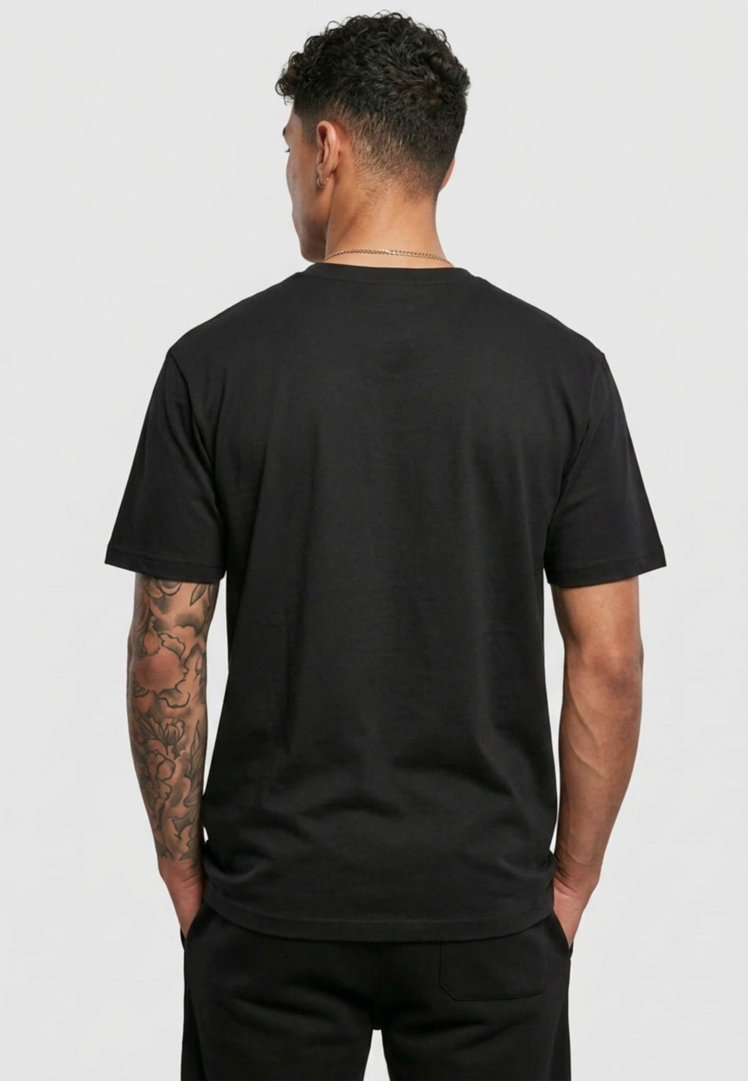 Urban Classics Essentials Fitted Strech Tee – Bild 2