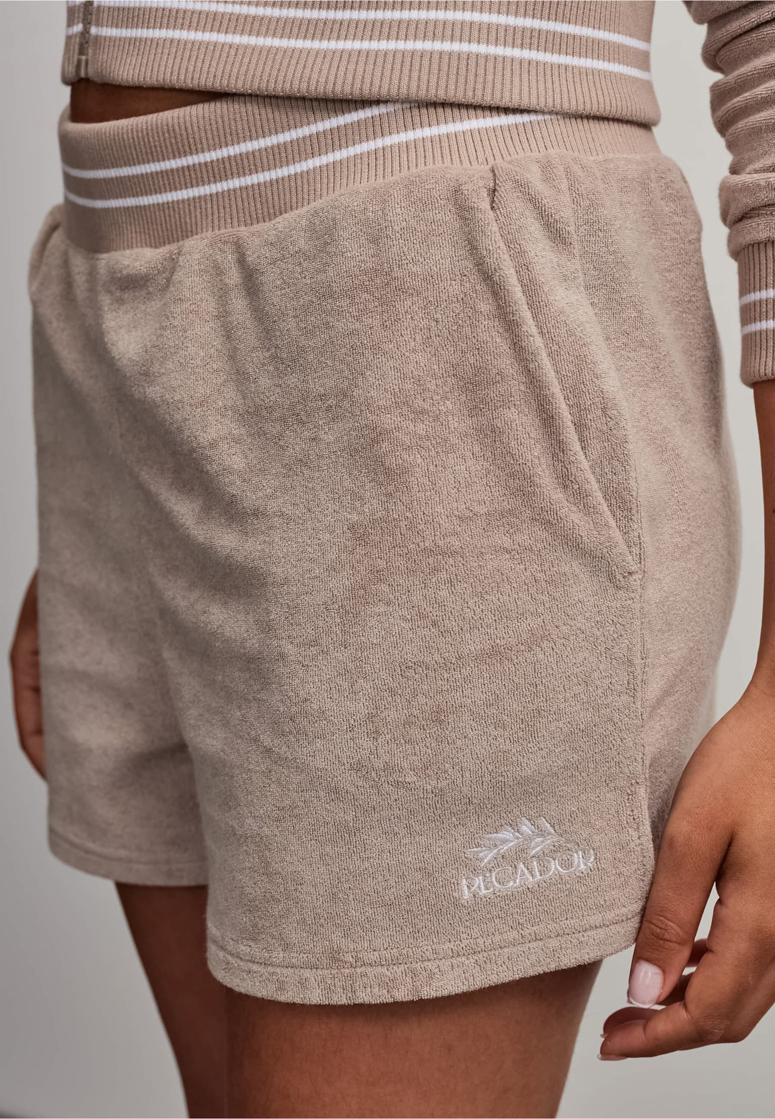 PEGADOR Anastasia Frottee Short – Bild 3