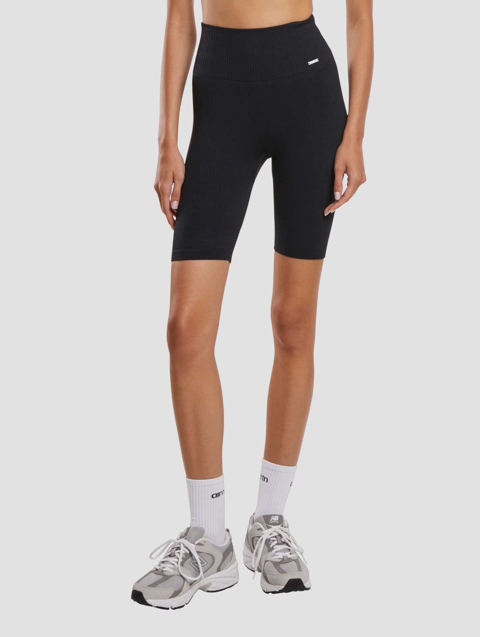 AMN-243-BIK-20040002-059 AIMN Ribbed Midi Biker Short