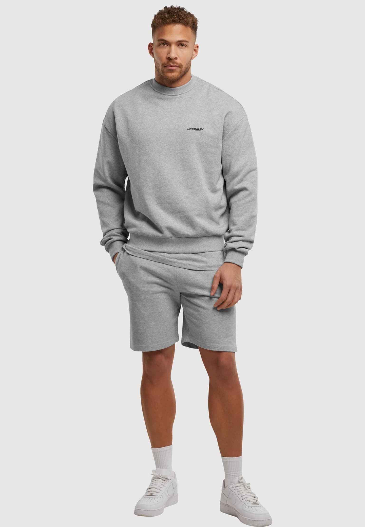 Mister Tee Upscale Core EMB Oversize Crewneck – Bild 4