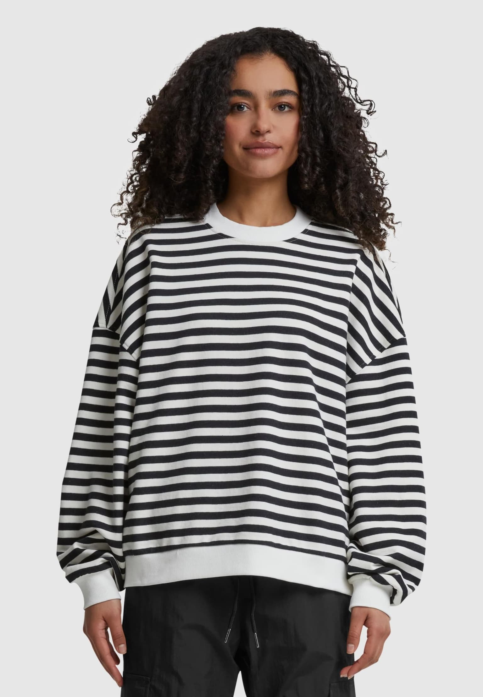 Urban Classics Ladies Oversized Striped Crewneck – Bild 3