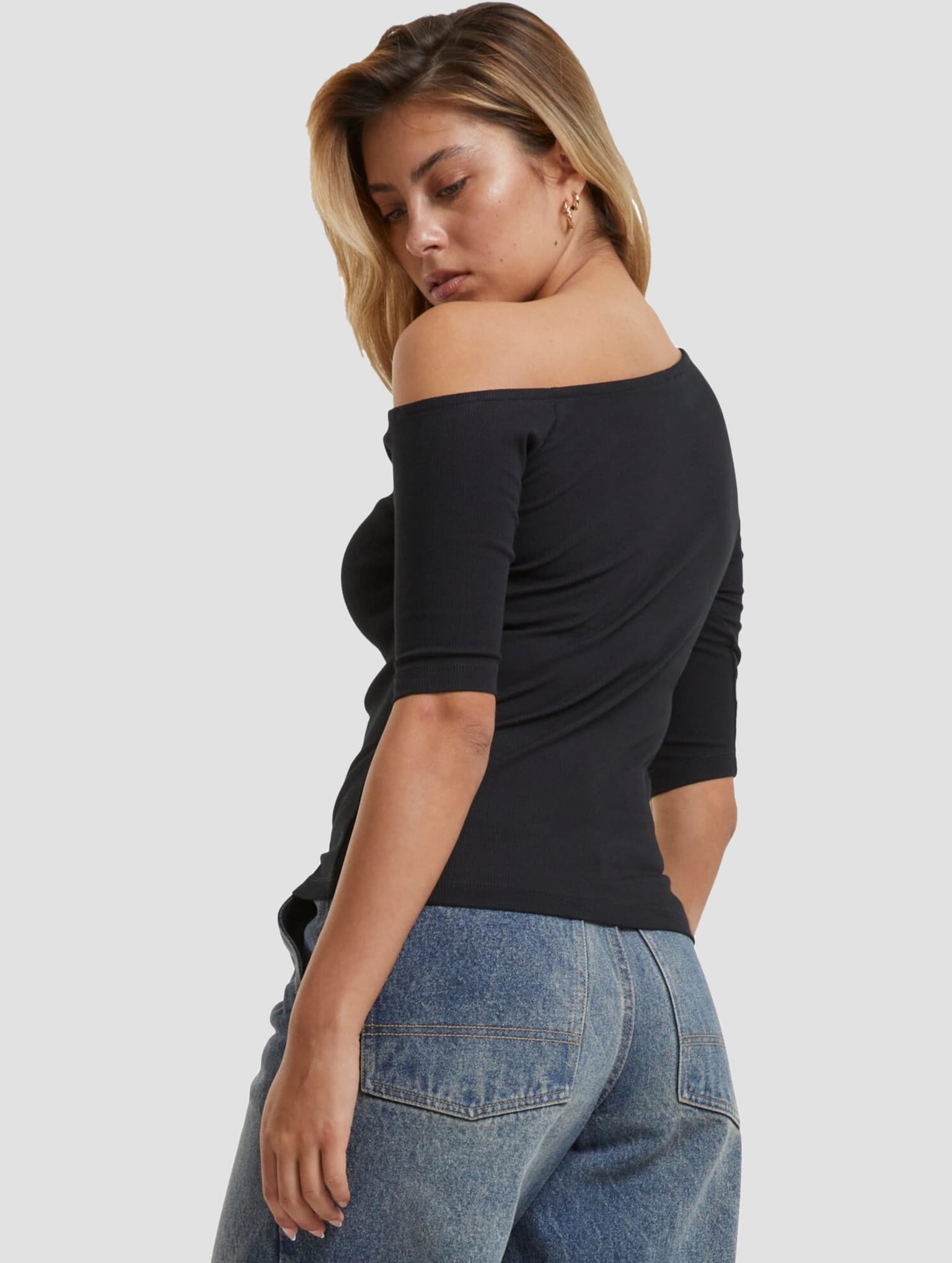 Urban Classics Ladies Essentials Asymmetric Rib Tee – Bild 3