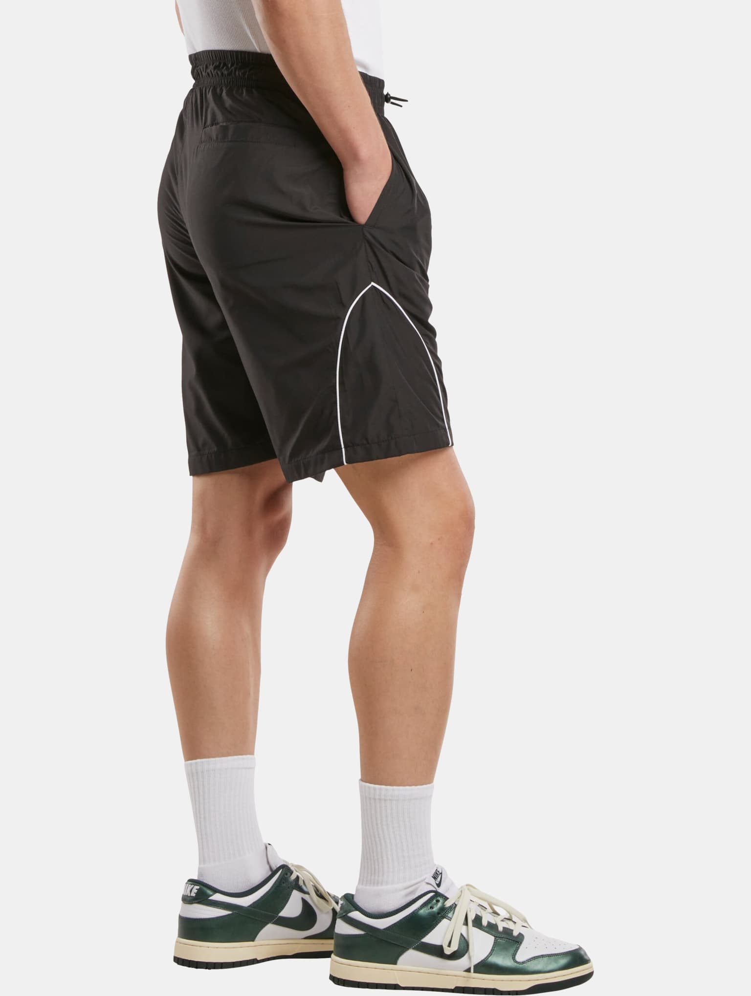 Urban Classics Piped Panel Trackshorts – Bild 4