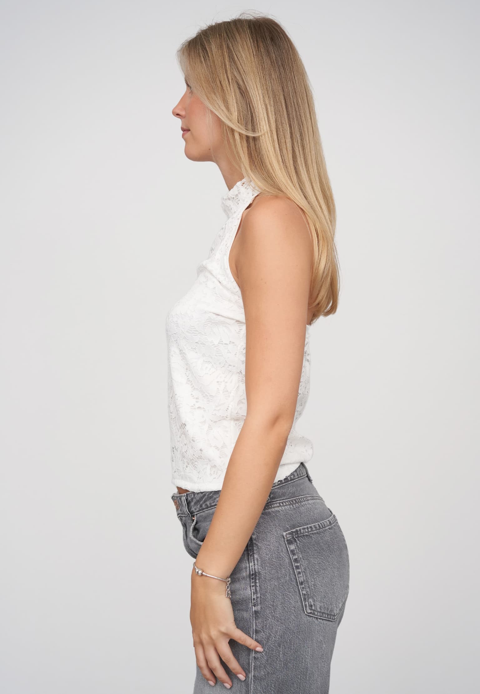 Cloud5ive Lace Choker Top – Bild 3