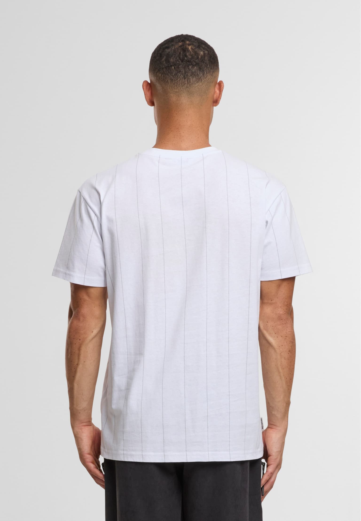 UNFAIR ATHLETICS Classic Label Pinstripes T-Shirt – Bild 2