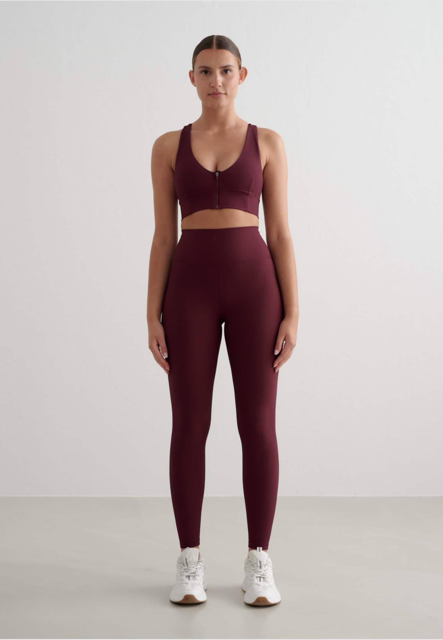 aimn Cherry Ribbed Performance Zipped Bra – Bild 3